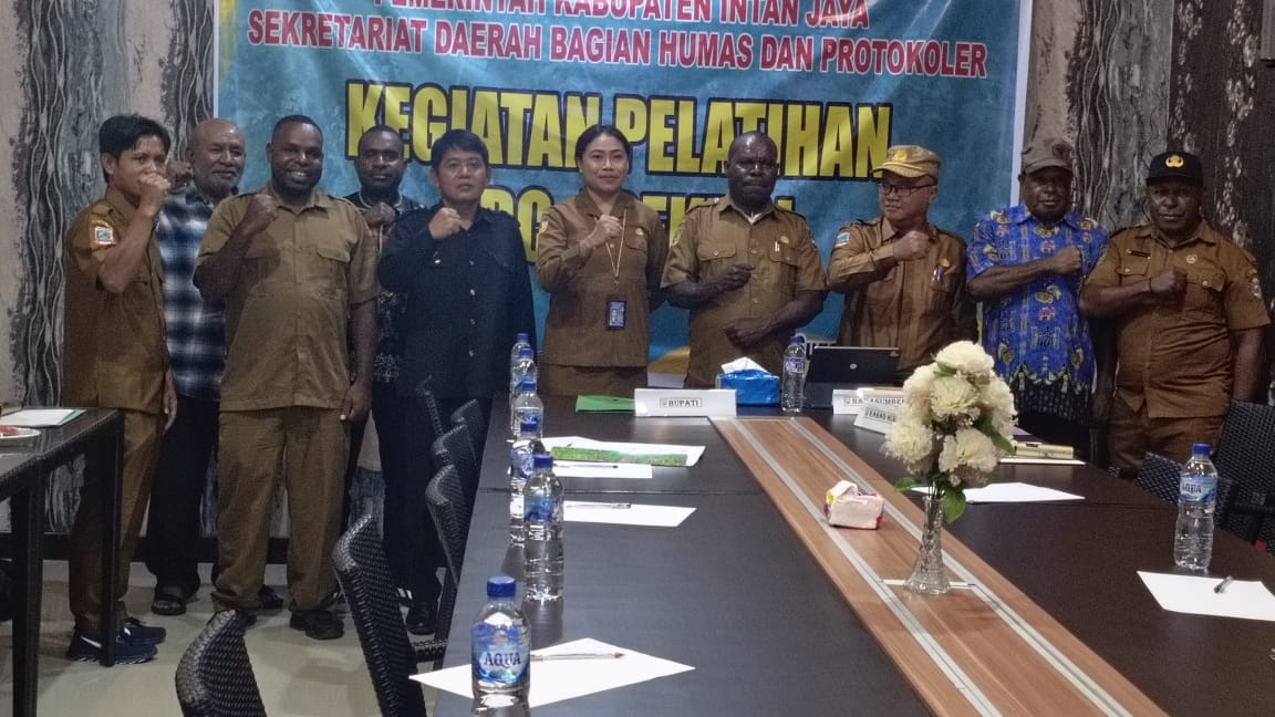 Kabupaten Intan Jaya Gelar Pelatihan ADC dan Sekpri  Bupati Aner Harapkan  Ajudan Jaga Wibawa Pimpinan Dan Institusi
