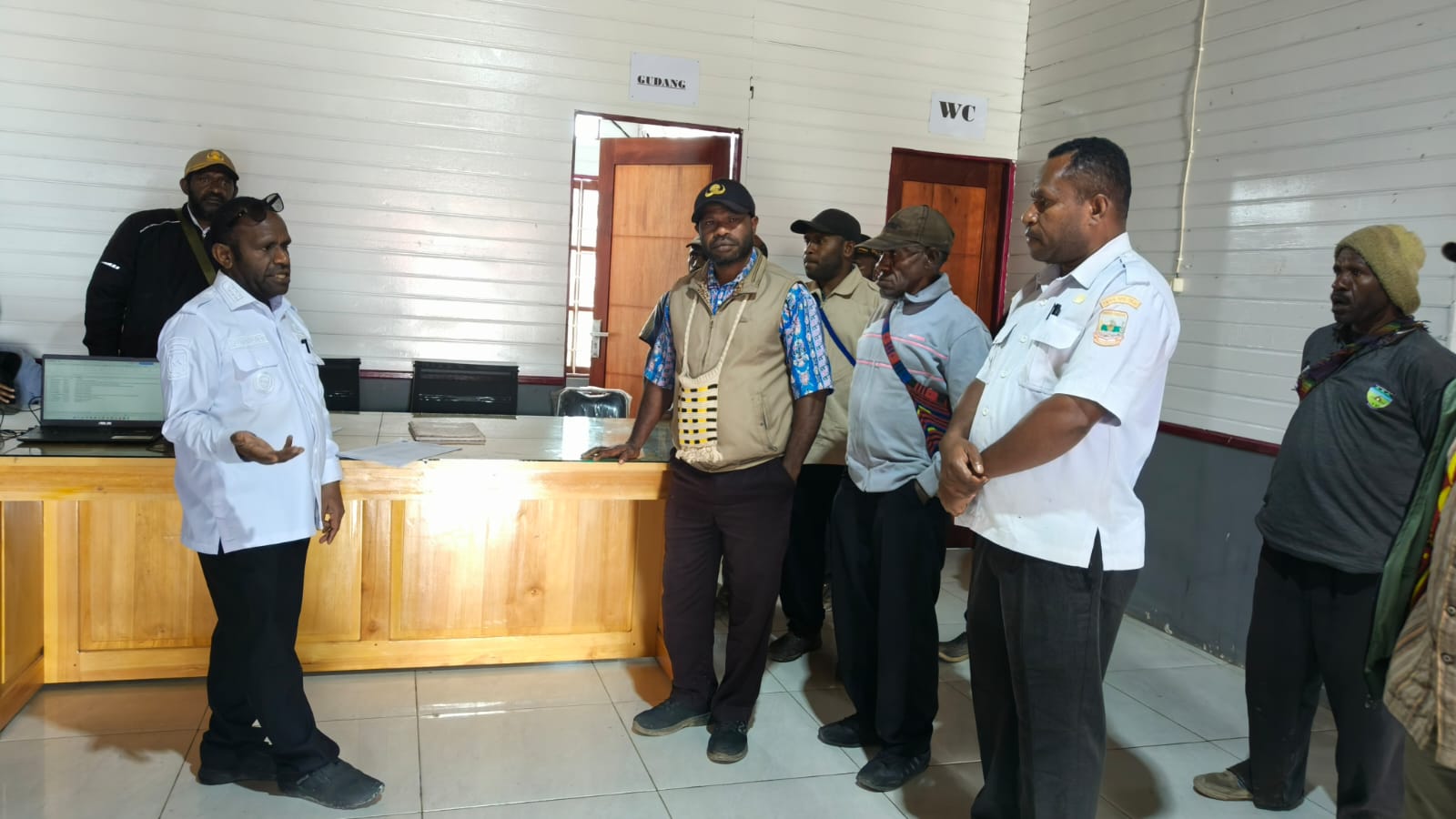 Bupati Melkianus Mote Sidak Seluruh OPD, Soroti Disiplin ASN Deiyai