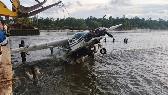 Pesawat Smart Air yang mendarat darurat di Kalidiri Nabire