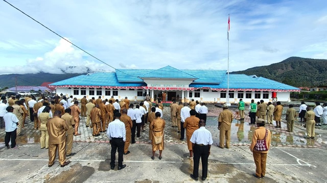 Bupati Melkianus Mote Pimpin Apel Perdana 2026