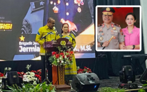 Irjen Pol Alfred Papare dan istri