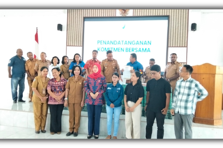 Pemkab Nabire menggandeng Loka Pengawas Obat dan Makanan (Loka POM) Mimika dalam program penguatan keamanan pangan