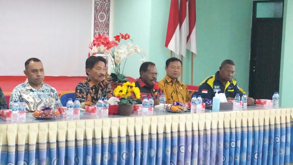 Bupati Mesakh Magai Evaluasi Langsung Pembagian Jasa Layanan di RSUD Nabire