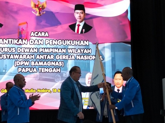 Pengurus DPW Bamagnas Papua Tengah Resmi Dilantik di Nabire, Ketua DPP Serahkan Pataka