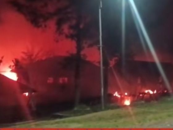 Ilaga Membara, Tujuh Kantor Pemerintah Kabupaten Puncak Dibakar Massa