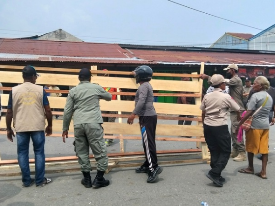Palang Pasar Kalibobo Dibuka, Pedagang Kembali Beraktivitas